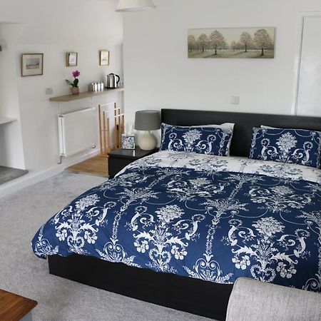Ty Nant Little Haven Bed & Breakfast Dış mekan fotoğraf