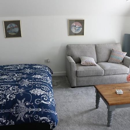 Ty Nant Little Haven Bed & Breakfast Dış mekan fotoğraf